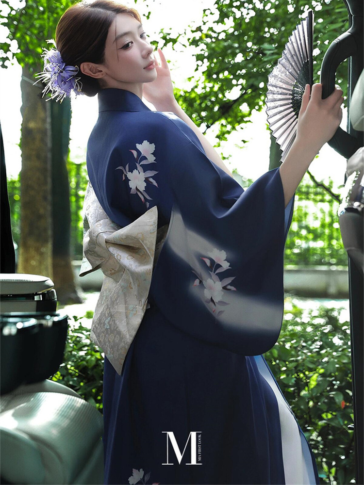 Ethnic Fashion Photography - Geliştirilmiş Versiyon Geleneksel Japon Kimono Elbisesi