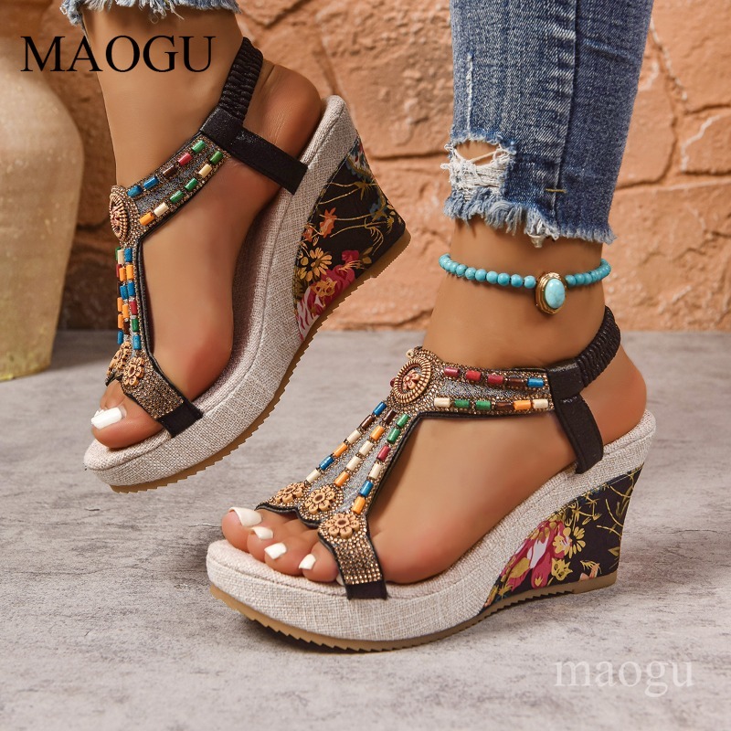 Ethnic And Fashion - Boho Boncuklu Çiçekli Dolgu Topuklu Sandaletler