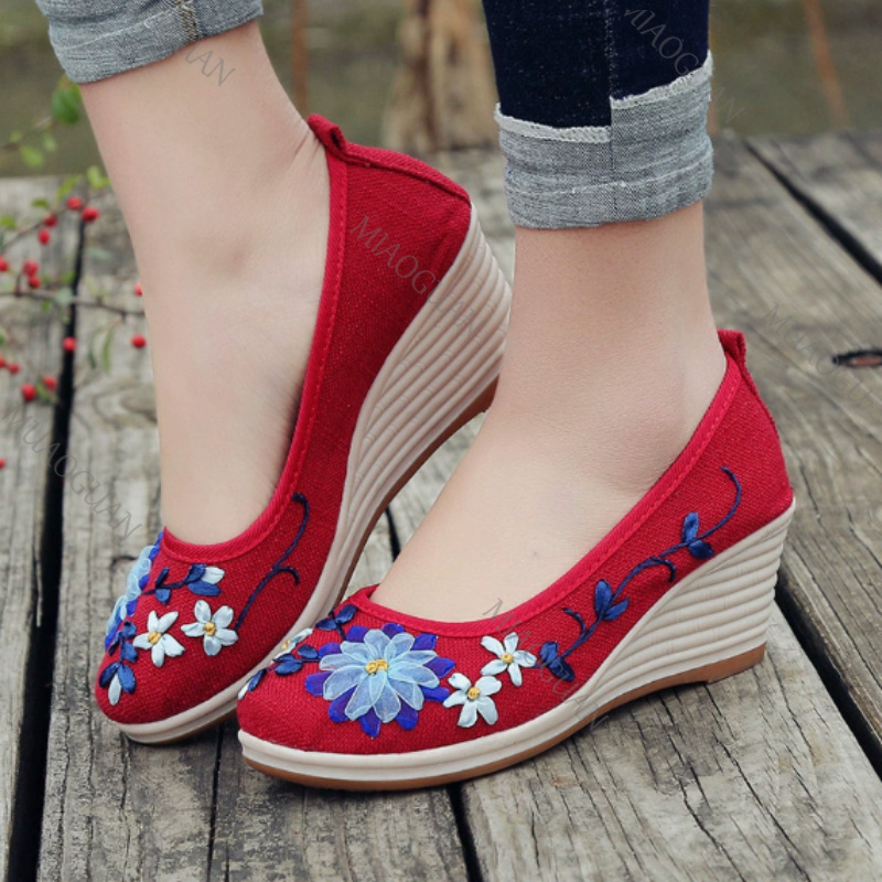 İşlemeli Kadın Konforlu Platfo - Ethnic And Fashion incelemesi ve fiyatı